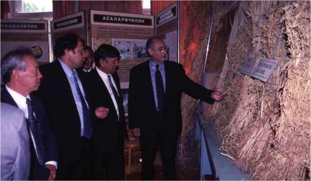 visitinglivestockresearchinstituteuzbekistan1998.jpg